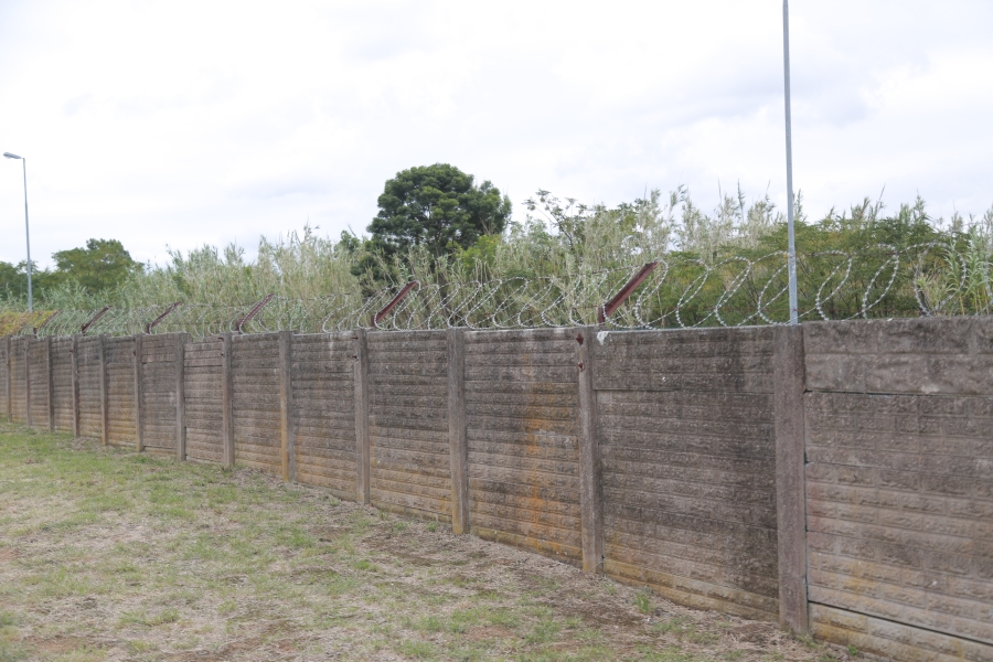 To Let commercial Property for Rent in Beacon Bay North Eastern Cape